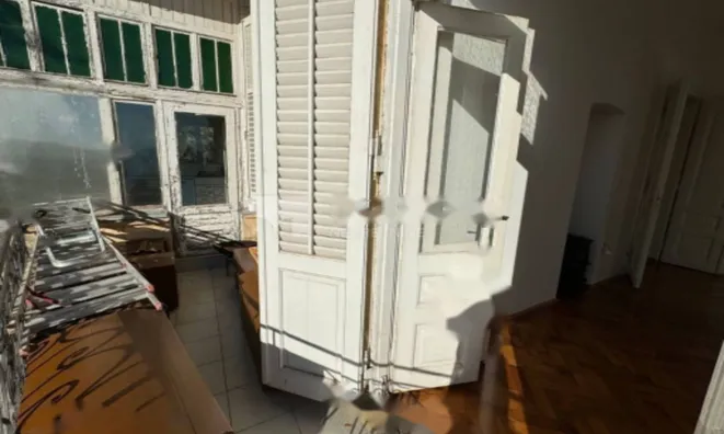 Недвижимость Трехкомнатная квартира в центре: 13