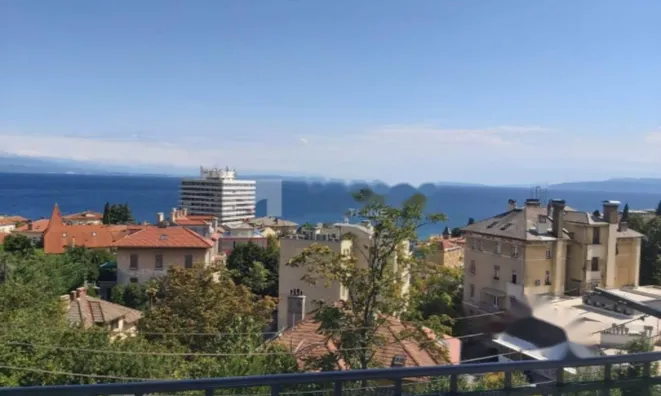 Недвижимость Двухкомнатная квартира, центр: 3