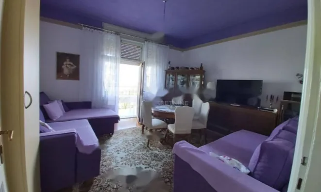 Недвижимость Двухкомнатная квартира, центр: 6