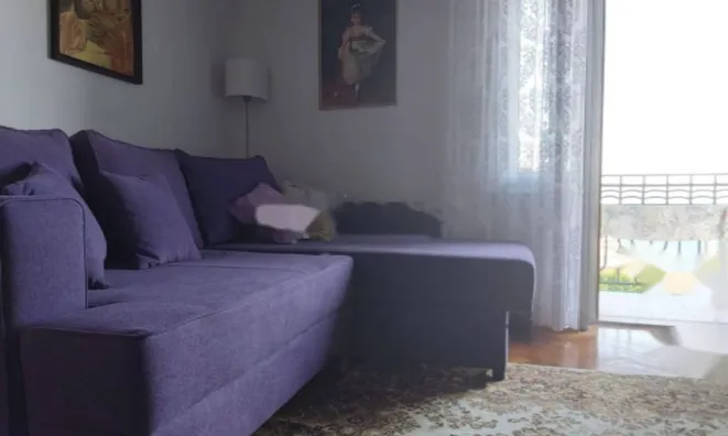 Недвижимость Двухкомнатная квартира, центр: 8