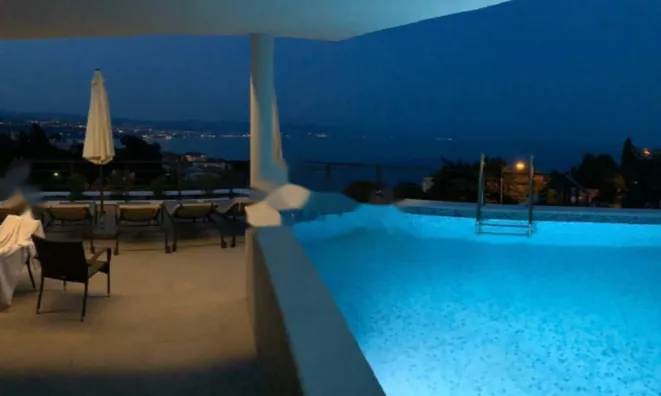 Недвижимость Семейный дом 641 м², Центр: 9