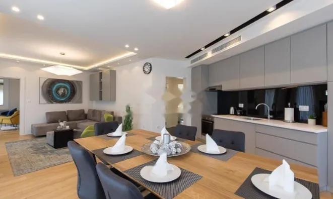 Недвижимость Семейный дом 641 м², Центр: 14