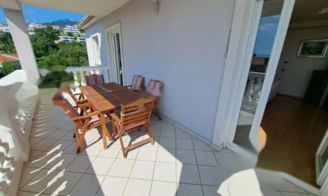 Недвижимость Четырехкомнатная квартира, Центр: 13