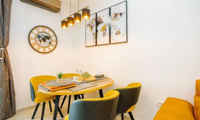 Недвижимость Двухкомнатная квартира в центре: 4