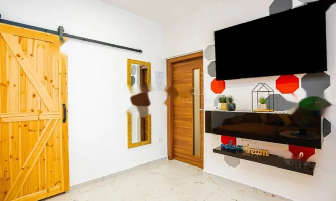 Недвижимость Двухкомнатная квартира в центре: 6