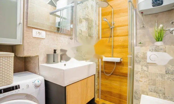 Недвижимость Двухкомнатная квартира в центре: 13