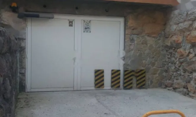 Недвижимость Трёхкомнатная квартира, Центр: 20