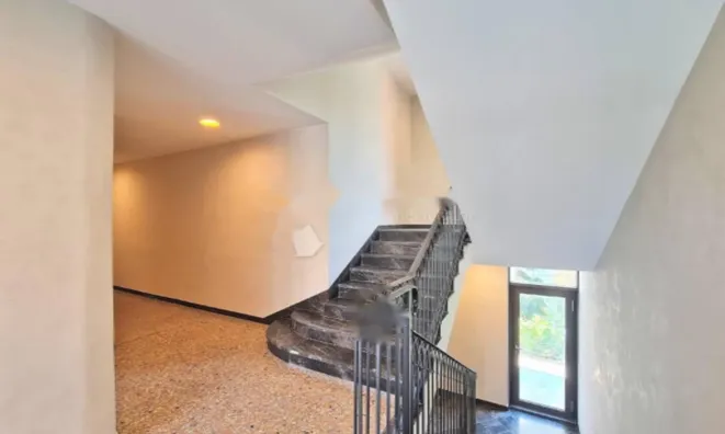 Недвижимость Трехкомнатная квартира Центр: 8