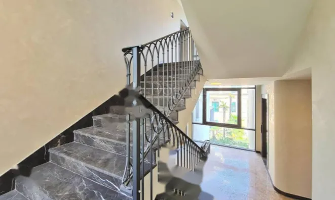 Недвижимость Трехкомнатная квартира Центр: 9