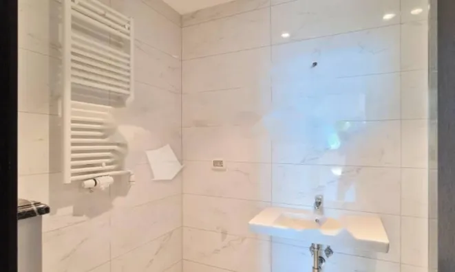 Недвижимость Трехкомнатная квартира Центр: 13