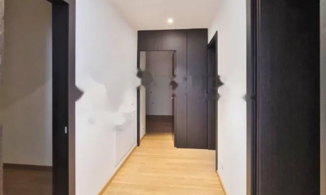 Недвижимость Трехкомнатная квартира Центр: 14