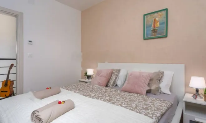 Недвижимость Трехкомнатная квартира Запад: 33