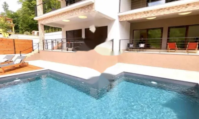 Недвижимость Трехкомнатная квартира Запад: 48