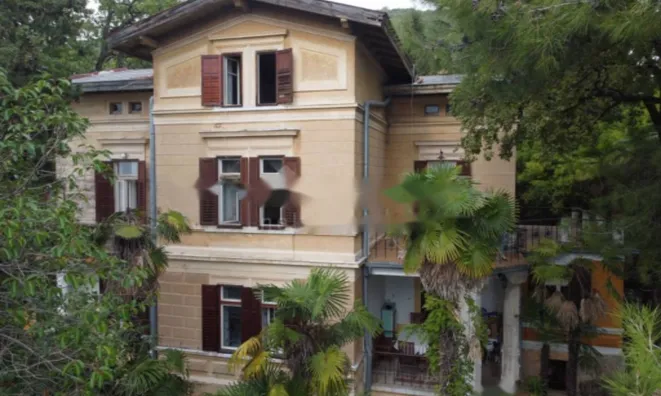 Недвижимость Четырехкомнатная квартира, Центр, Опатия: 3