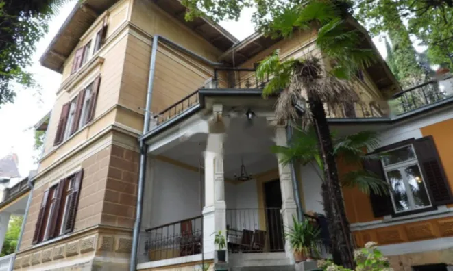 Недвижимость Четырехкомнатная квартира, Центр, Опатия: 4