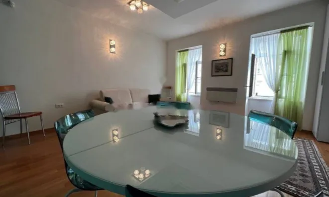 Недвижимость Двухкомнатная квартира, Центр: 1