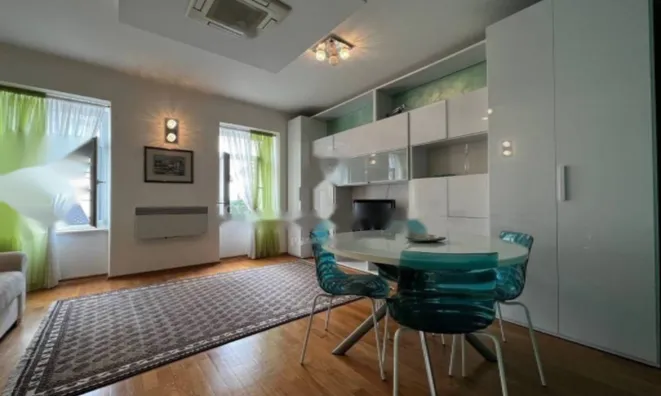 Недвижимость Двухкомнатная квартира, Центр: 2