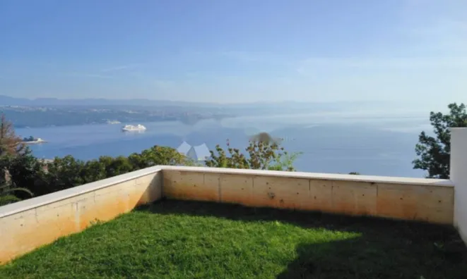 Недвижимость Двухкомнатная квартира Центр: 5