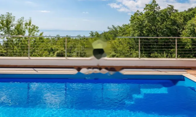 Недвижимость Семейный дом 300 м², Опация: 18