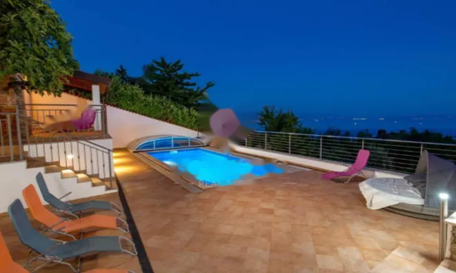 Недвижимость Семейный дом 300 м², Опация: 24