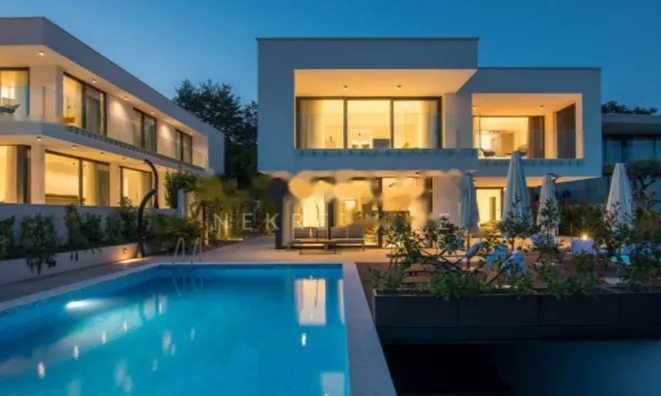 Недвижимость Коттедж 262 м², Центр Опатия: 24