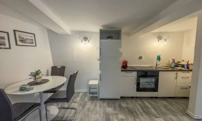 Недвижимость Двухкомнатная квартира, центр: 5