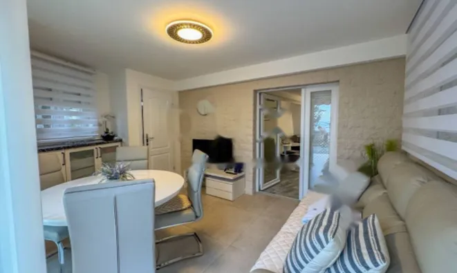 Недвижимость Двухкомнатная квартира, центр: 6