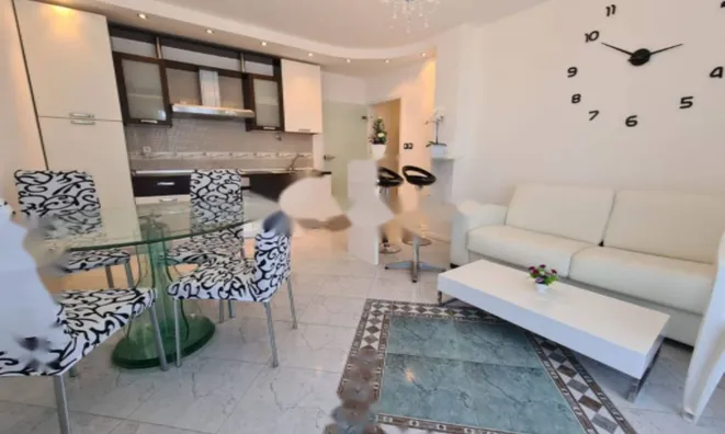 Недвижимость Четырехкомнатная квартира, центр, Опатия: 2