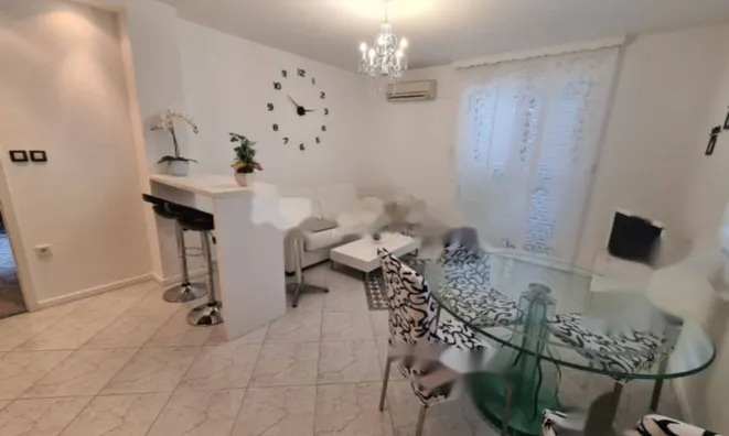 Недвижимость Четырехкомнатная квартира, центр, Опатия: 3