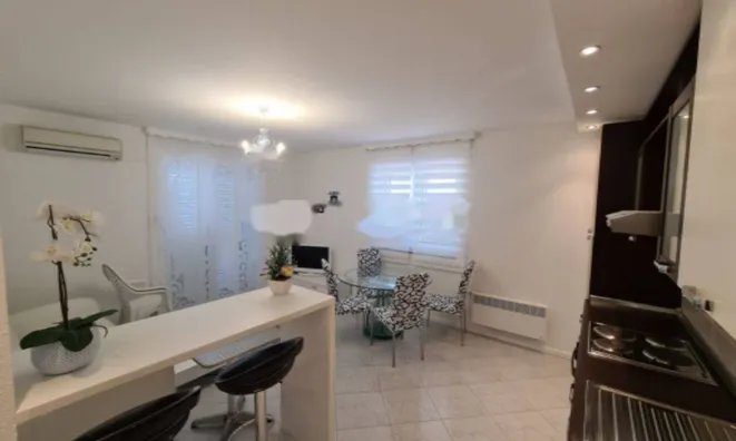 Недвижимость Четырехкомнатная квартира, центр, Опатия: 6