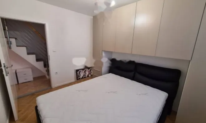 Недвижимость Четырехкомнатная квартира, центр, Опатия: 10