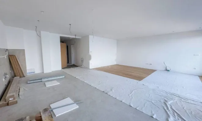 Недвижимость Четырехкомнатная квартира: 9