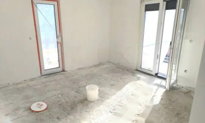 Недвижимость Трёхкомнатная квартира в центре: 1