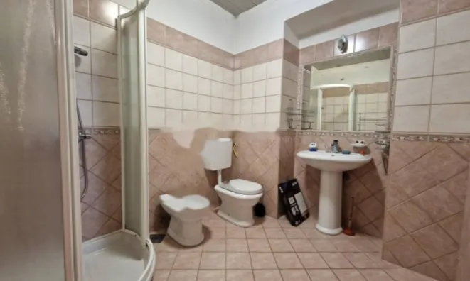 Недвижимость Трехкомнатная квартира Центр: 5