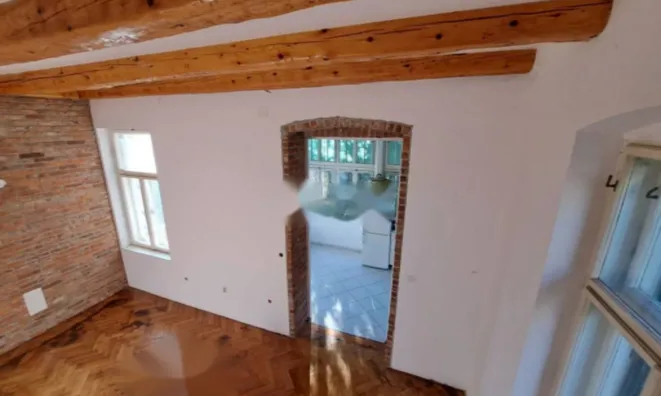 Недвижимость Трёхкомнатная квартира, центр: 5