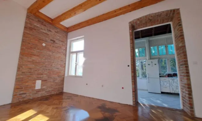 Недвижимость Трёхкомнатная квартира, центр: 6