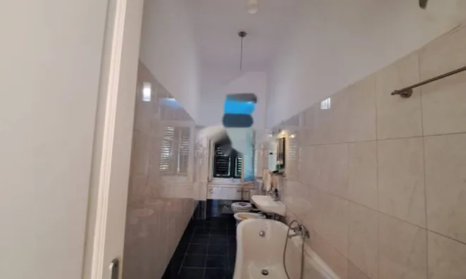 Недвижимость Трёхкомнатная квартира, центр: 9