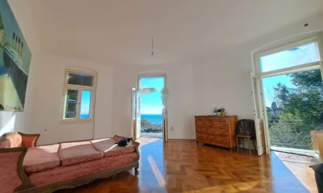 Недвижимость Трёхкомнатная квартира, центр: 10