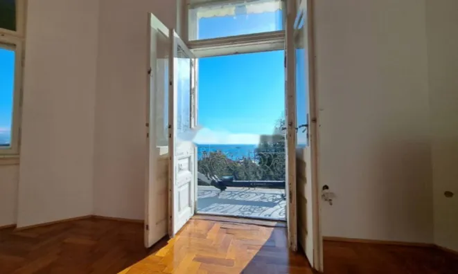 Недвижимость Трёхкомнатная квартира, центр: 11