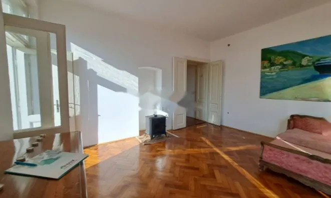 Недвижимость Трёхкомнатная квартира, центр: 12