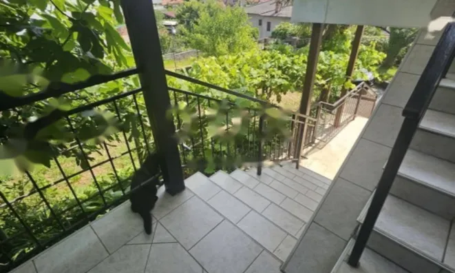 Недвижимость Двухкомнатная квартира в центре: 24