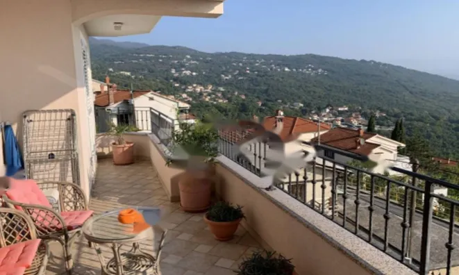 Недвижимость Трехкомнатная квартира центр Опатия: 1