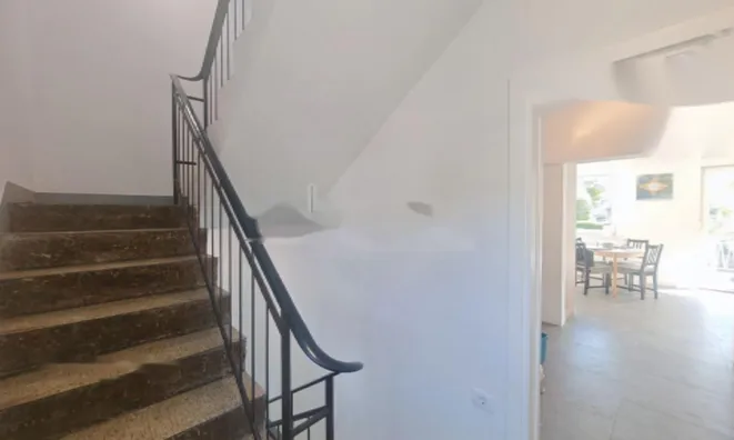 Недвижимость Дом с террасой Брод.: 19