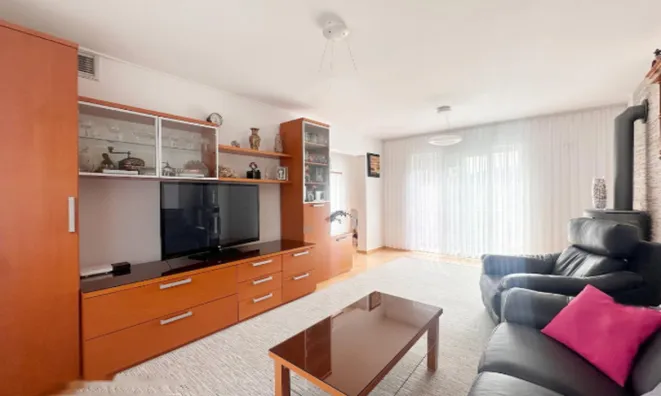 Недвижимость Дом, Чешница, Состро: 7