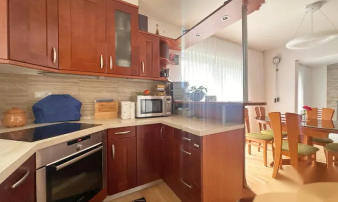 Недвижимость Дом, Чешница, Состро: 9