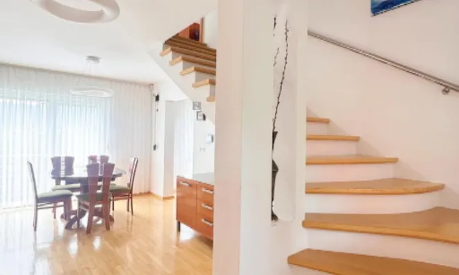 Недвижимость Дом, Чешница, Состро: 18