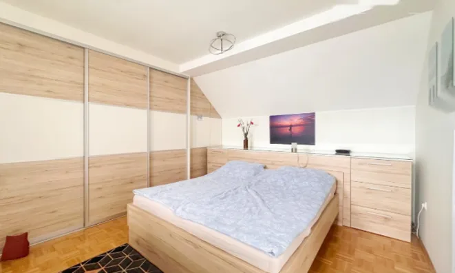 Недвижимость Дом, Чешница, Состро: 19