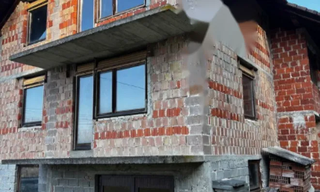 Недвижимость Дом в Залоге с возможностью двух квартир: 2