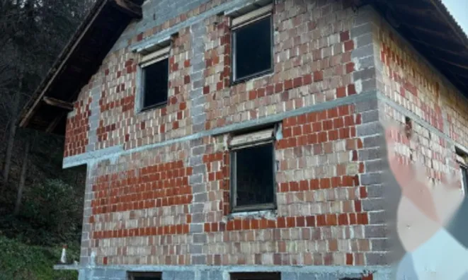 Недвижимость Дом в Залоге с возможностью двух квартир: 4