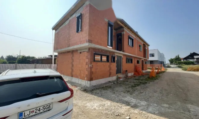 Недвижимость Дом с террасой в Залоге: 3